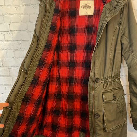 Hollister Olive Green with Buffalo plaid lining warm weather Parker Coat Jacket - Picture 6 of 9
